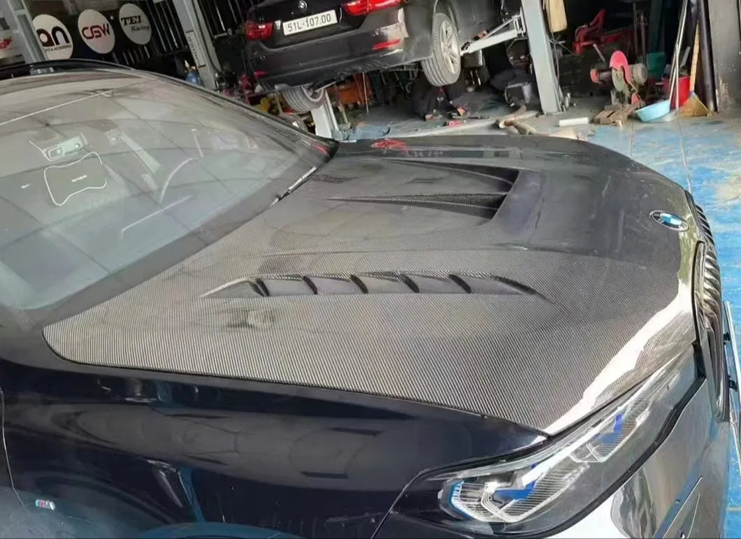 Carbon Fiber Vented Hood - BMW X7 G07