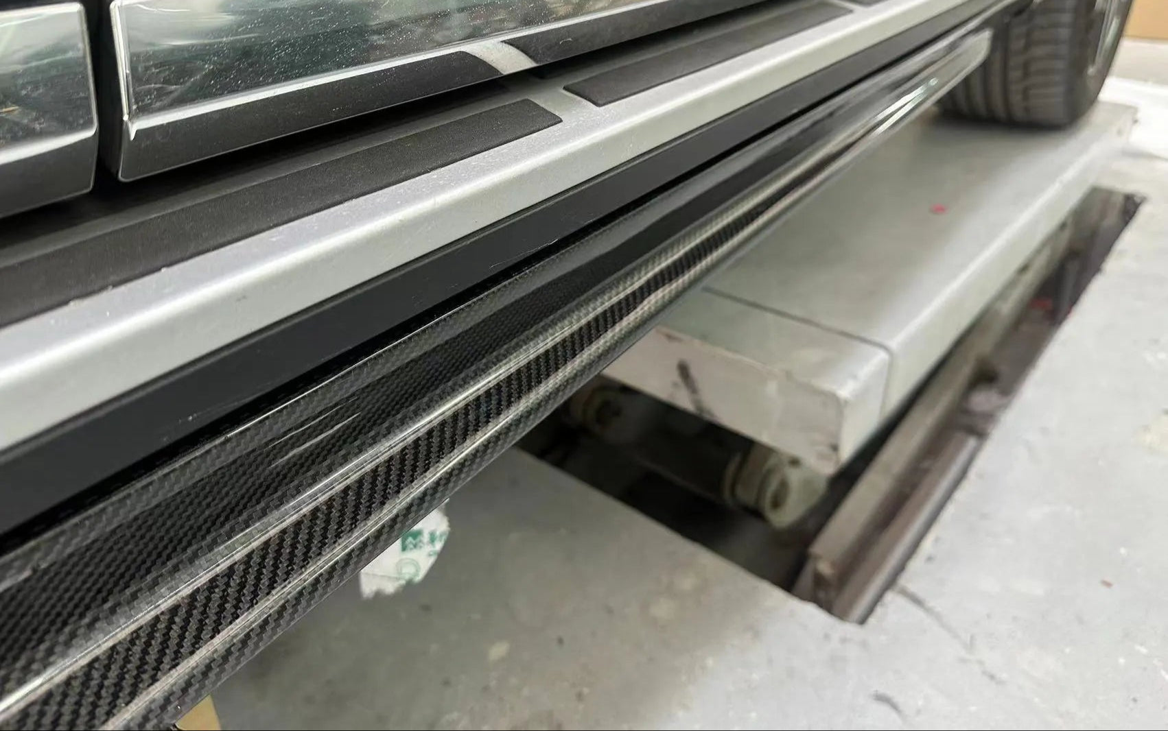 Carbon Fiber Side Skirt - BMW X7 G07