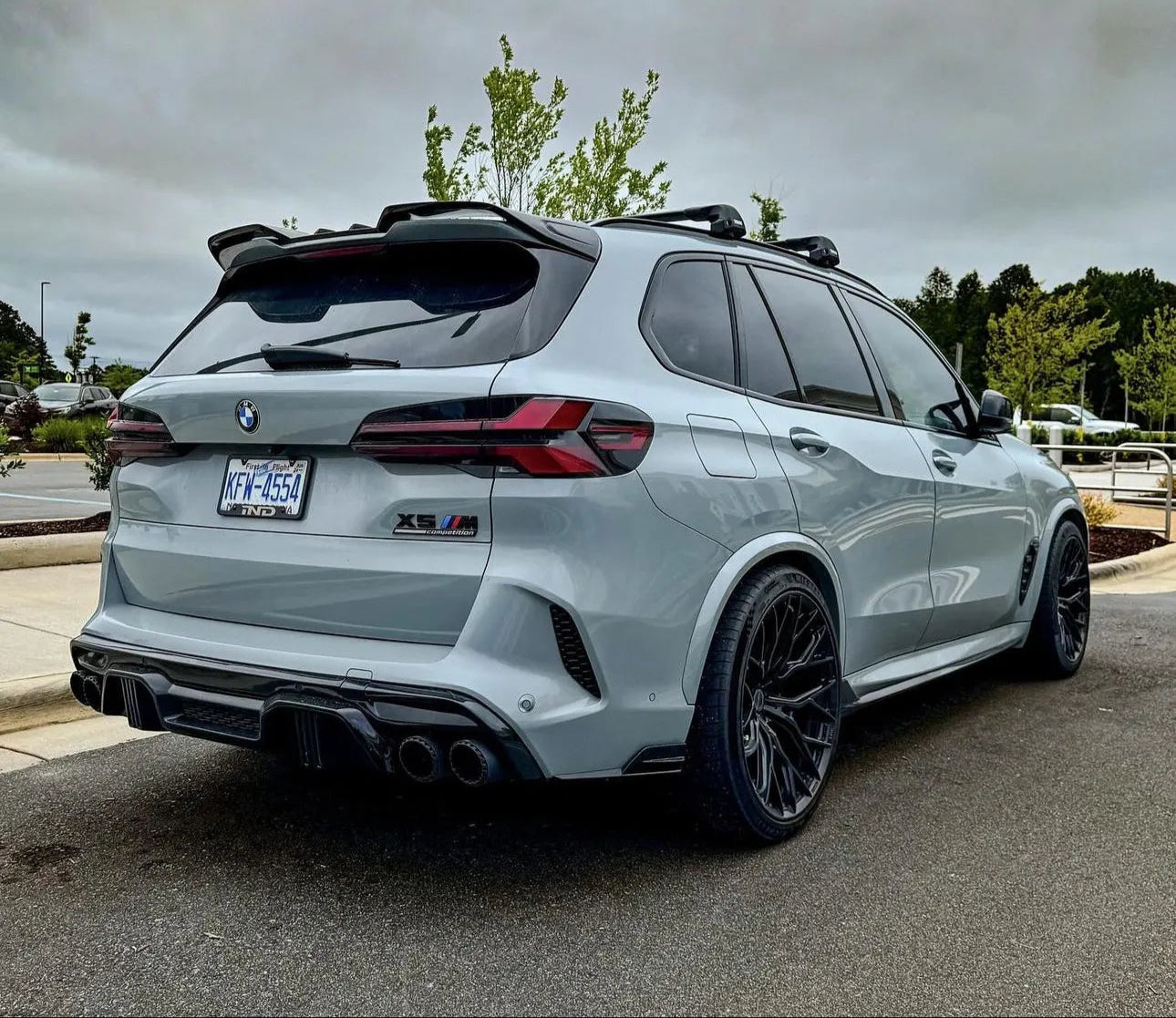 Carbon Fiber LD Style Aerodynamic BodyKit - BMW X5M F95 LCI