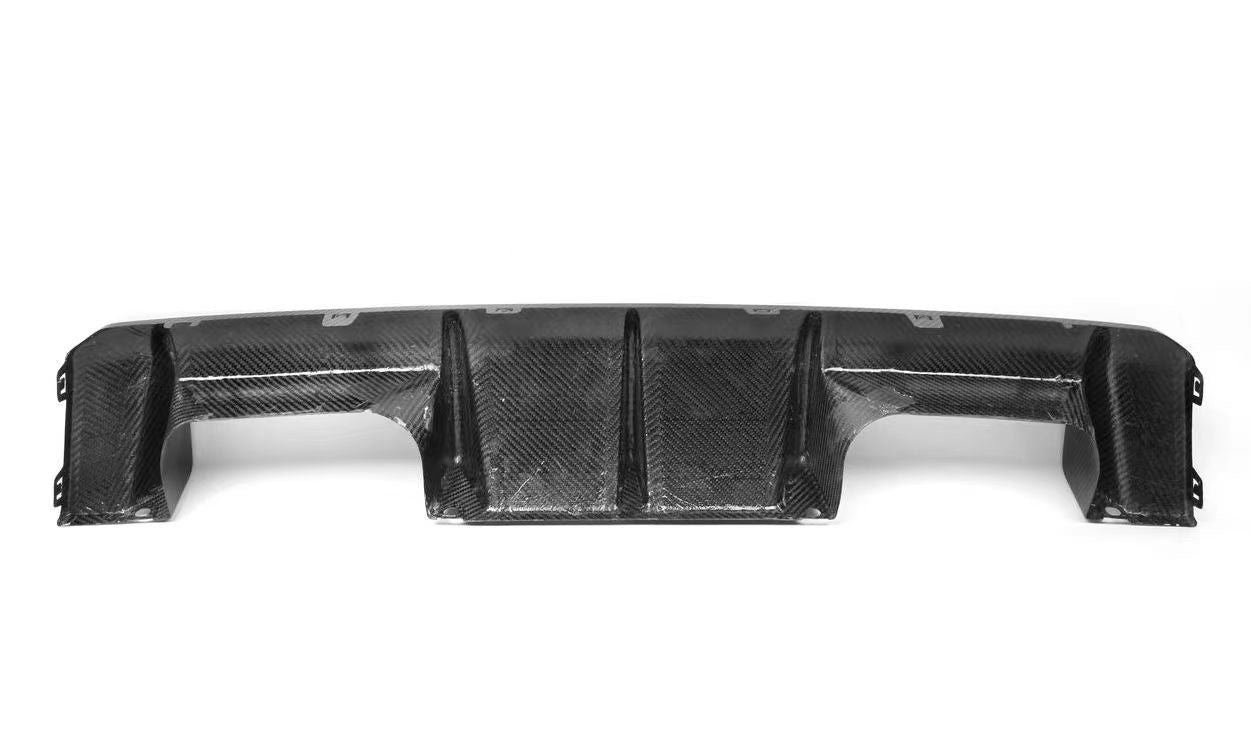 G8X M PERFORMANCE REAR DIFFUSER