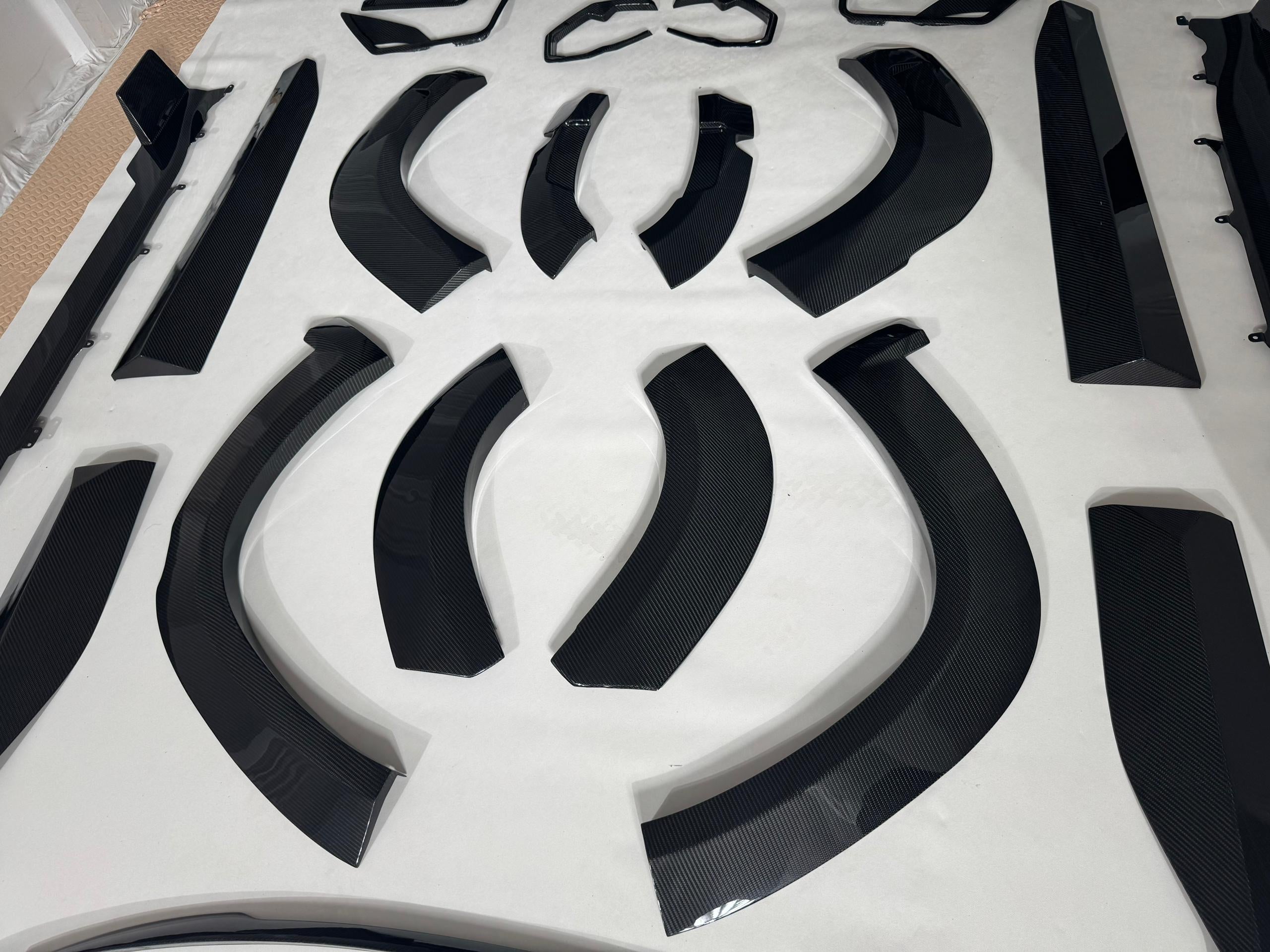 Dry Carbon Fiber RNG Style WideBody Kit - BMW XM G09