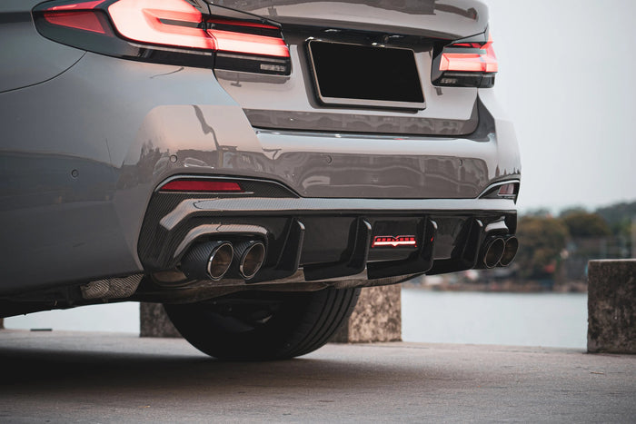 Dry Carbon Fiber Rear Diffuser w/ led - BMW 5 Series G30 G38 2021-2023