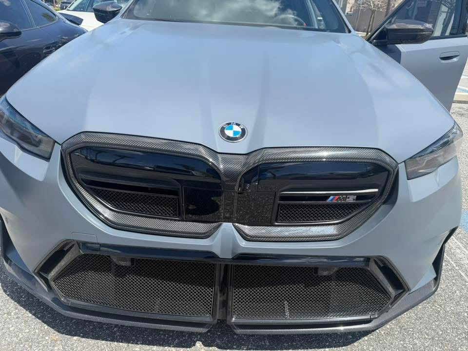 Dry Carbon Fiber Front Grill Cover Garnish - 2024-2026 BMW G60 530i G90 M5