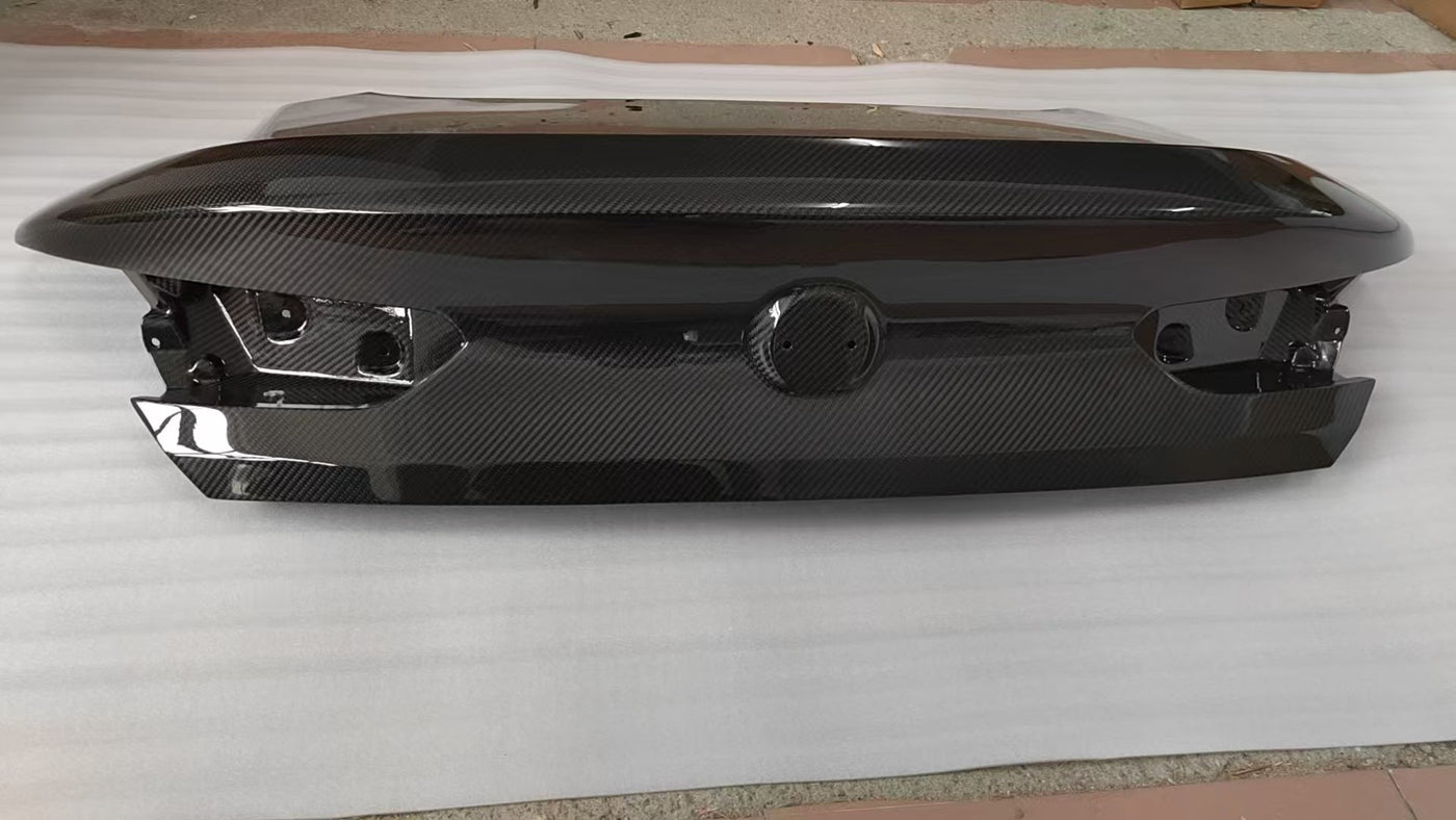 Dry Carbon Fiber Rear Trunk Lid - BMW M8 F92 G15 Coupe & G16 F93