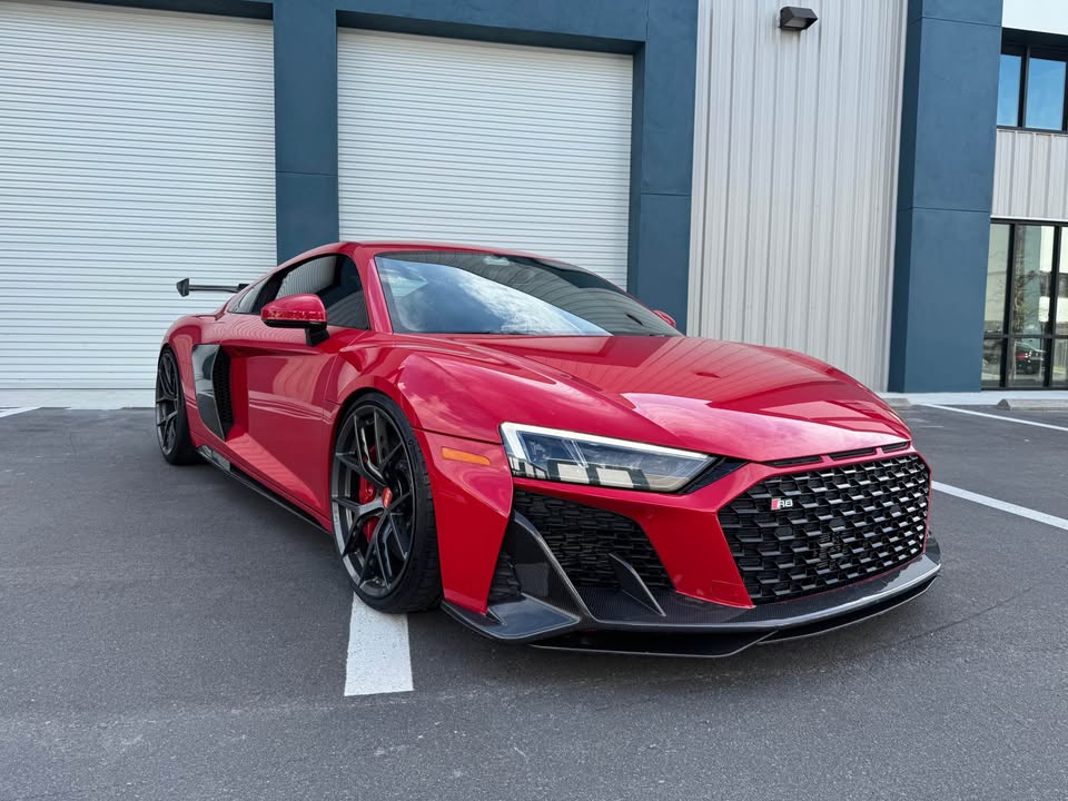 C Style Dry Carbon Fiber Aero Dynamic Kit - Audi R8