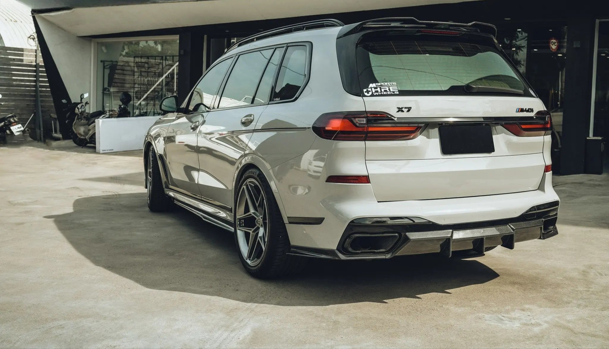 Carbon Fiber FD Style Rear diffuser - BMW X7 G07
