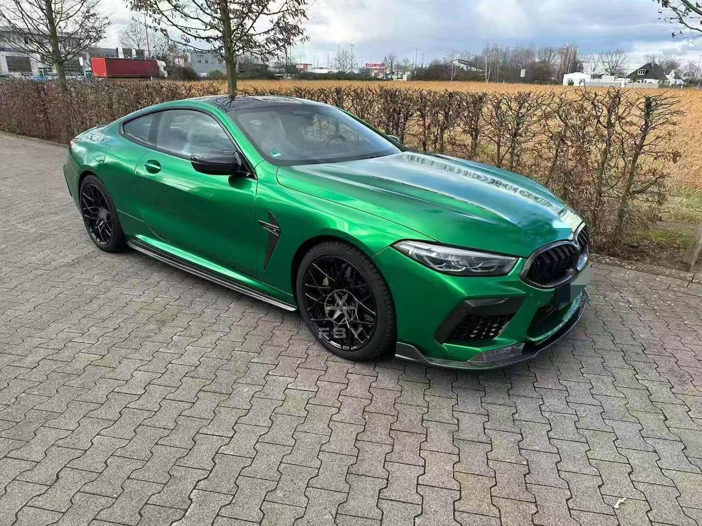 Carbon Fiber V Style Side Skirts - BMW M8 F91 F92 F93